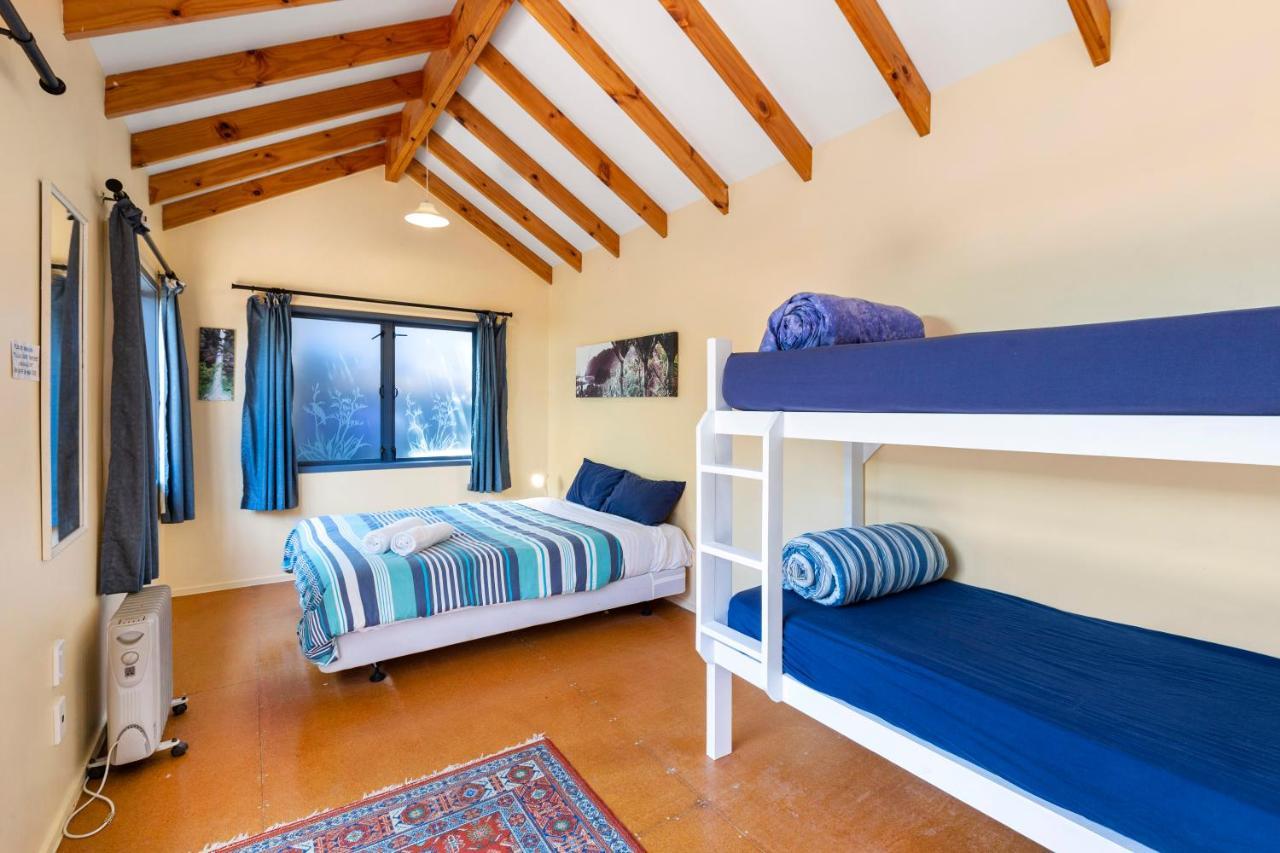 Хостел Raglan Backpackers Экстерьер фото