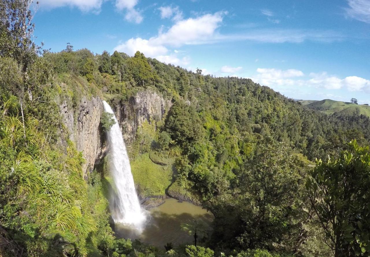 Хостел Raglan Backpackers Экстерьер фото